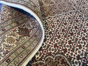 Fine Hand-Woven Persian Tabriz Mahi Design Carpet