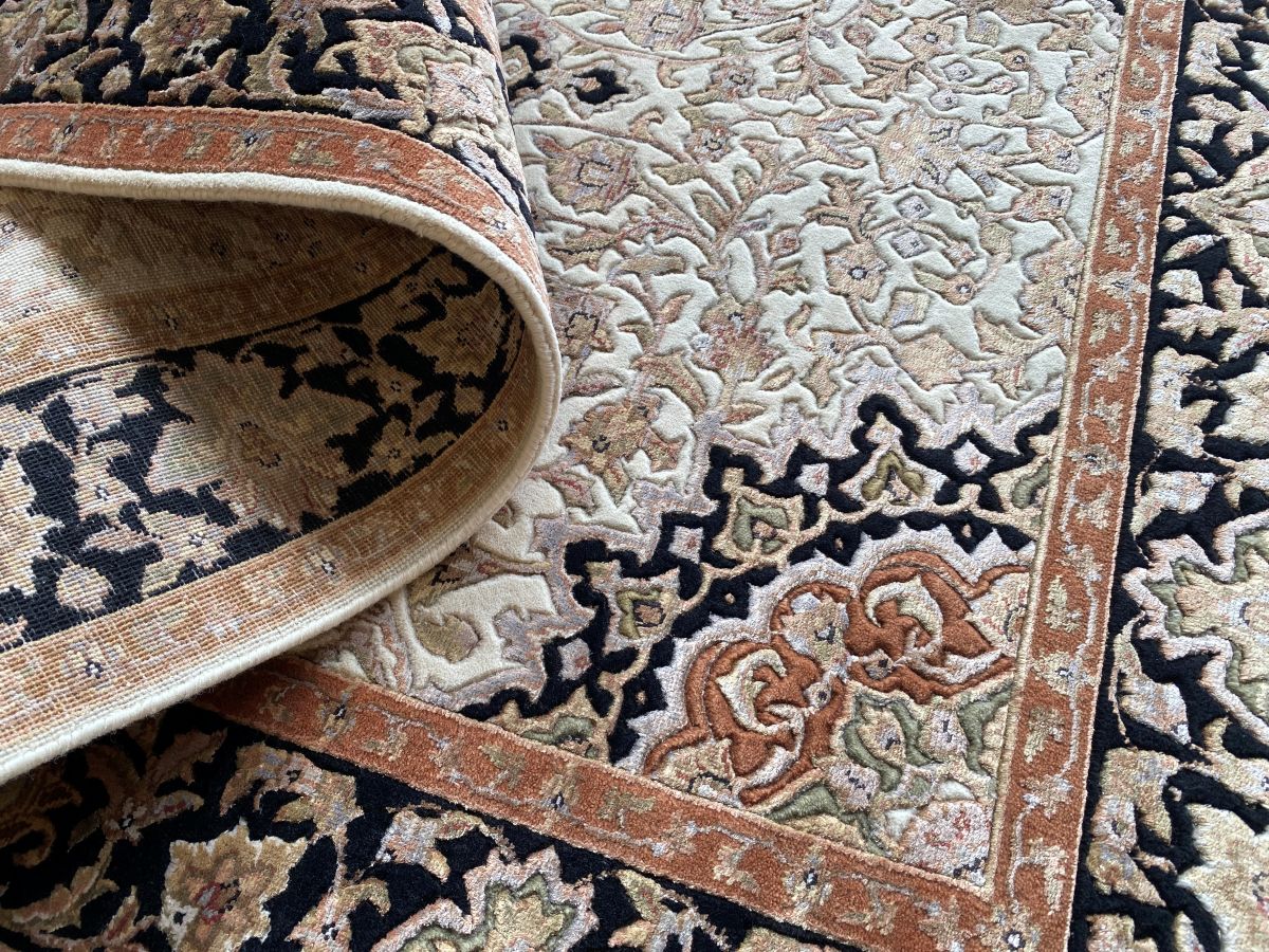 Traditional Hand-Woven Tabriz Design Carpet