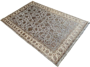 Traditional Hand-Woven Tabriz Design Carpet