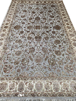 Traditional Hand-Woven Tabriz Design Carpet