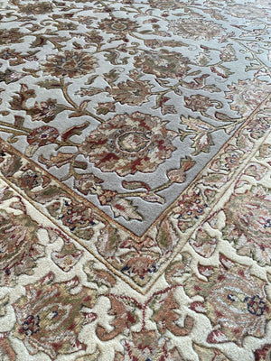 Traditional Hand-Woven Tabriz Design Carpet