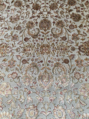 Traditional Hand-Woven Tabriz Design Carpet