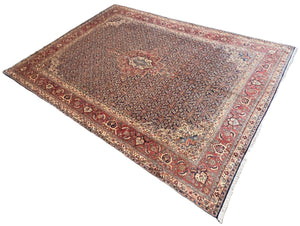 Fine Hand-Knotted Persian Bidjar Carpet