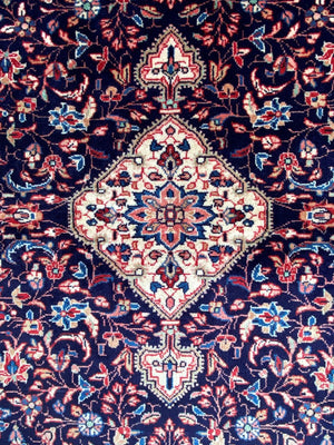 Fine Hand-Knotted Persian Farahan Rug
