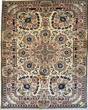 Fine Hand-Knotted Persian Bidjar Rug