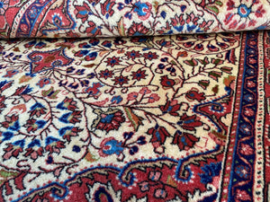 Fine Hand-Knotted Persian Bidjar Rug