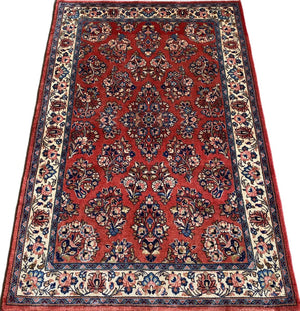 Fine Hand-Knotted Persian Sarouq Carpet