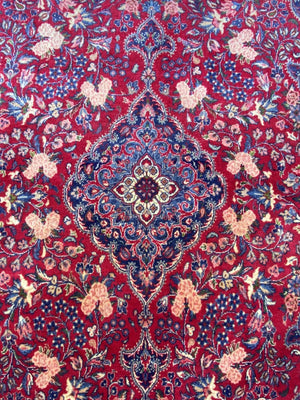 Fine Hand-Knotted Persian Bidjar Rug