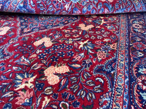 Fine Hand-Knotted Persian Bidjar Rug
