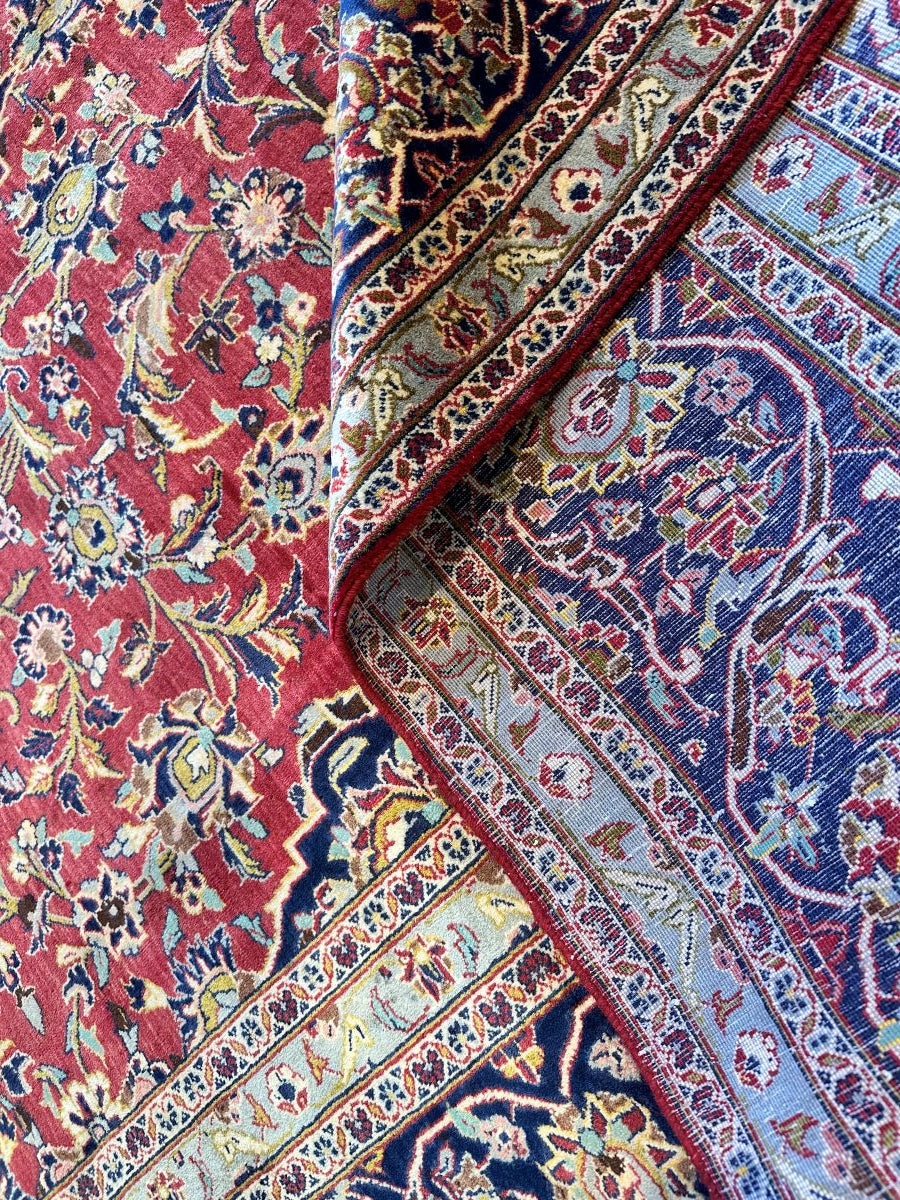 Fine Hand-Knotted Persian Kashan Carpet