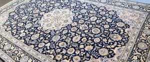 Fine Hand-Knotted Persian Kashan Carpet