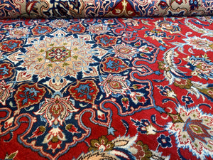Fine Hand-Knotted Persian Isfahan Carpet