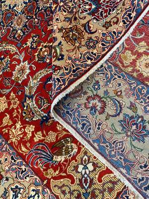 Fine Hand-Knotted Persian Isfahan Carpet