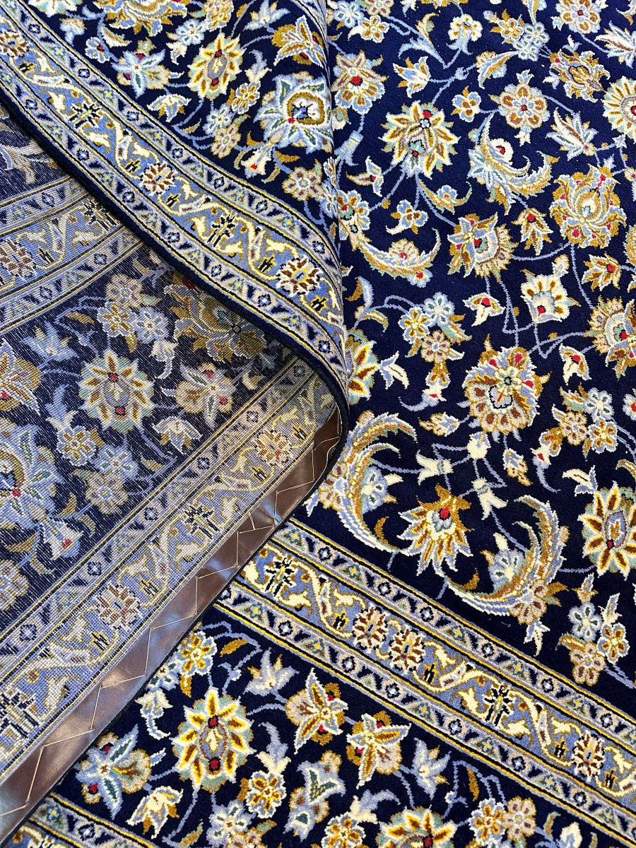 Fine Hand-knotted Royal Persian Kashan Carpet