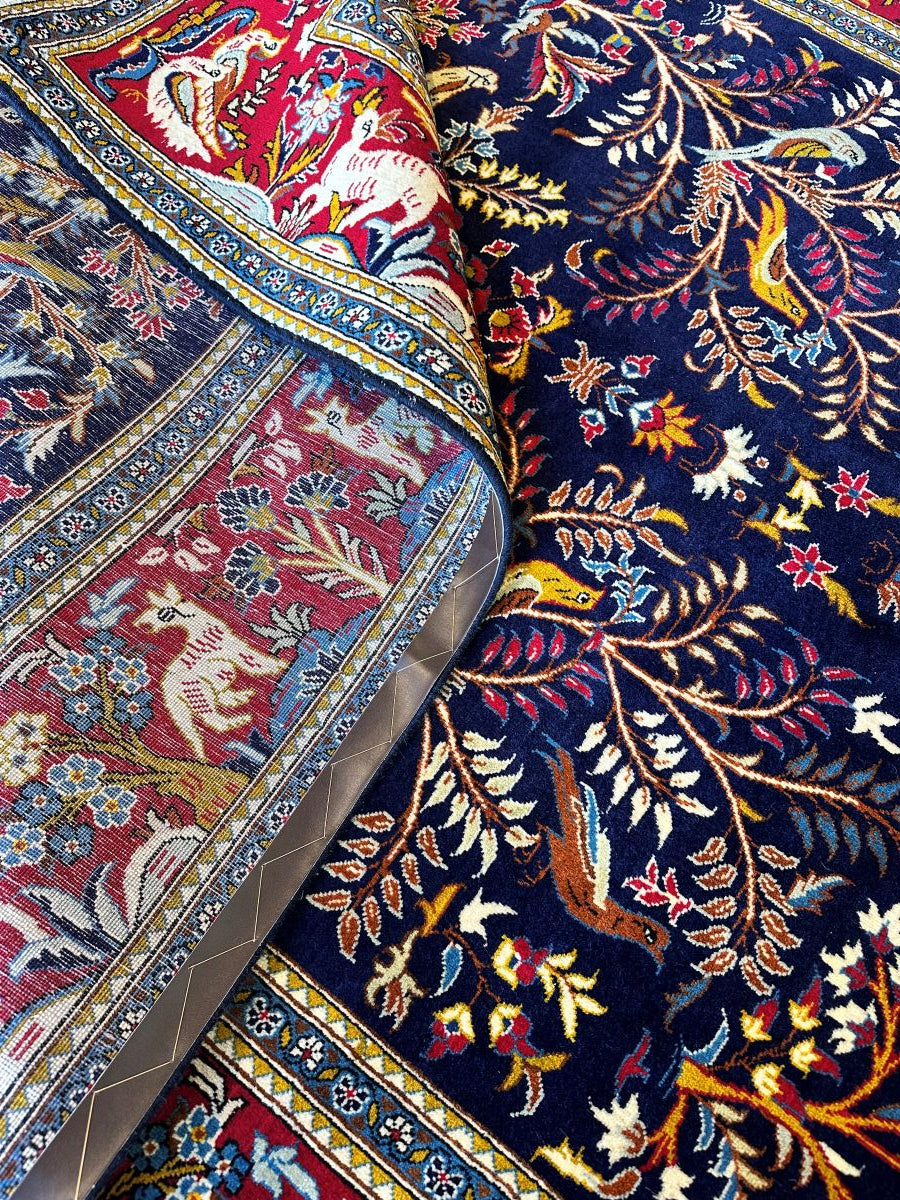 Fine Hand-Knotted Persian Kashan Carpet