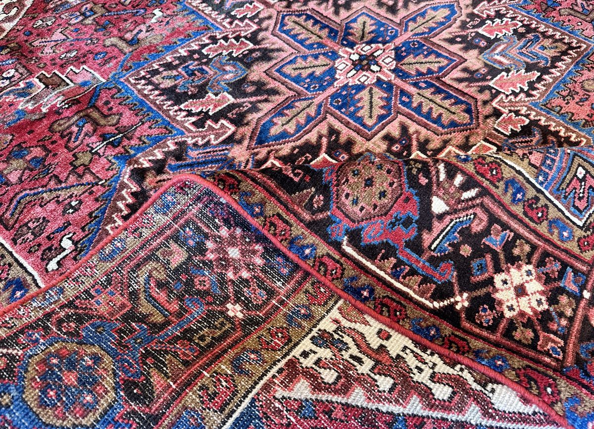 Hand-knotted Traditional Persian Heriz Carpet