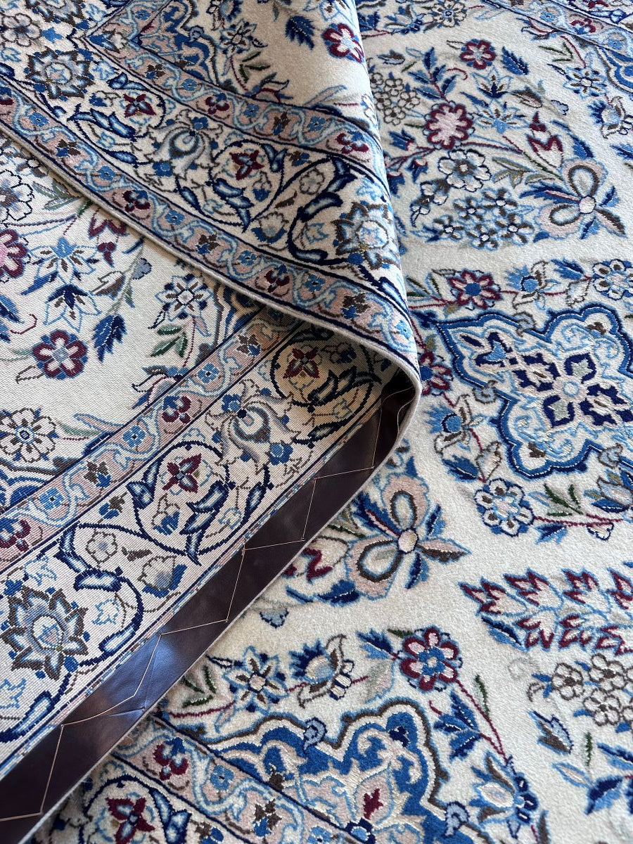 Fine Hand-Knotted Persian Naien Carpet