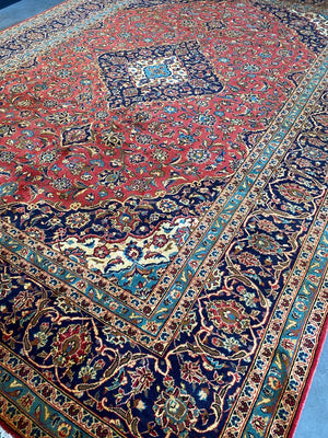 Hand-Knotted Persian Kashan Carpet