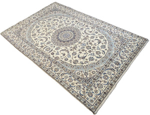 Fine Hand-Knotted Persian Naien Carpet