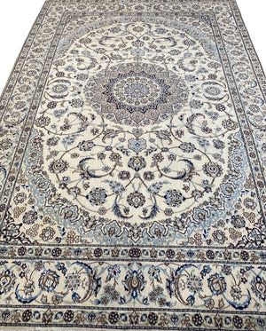 Fine Hand-Knotted Persian Naien Carpet