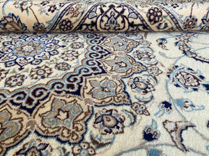 Fine Hand-Knotted Persian Naien Carpet