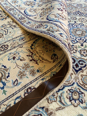Fine Hand-Knotted Persian Naien Carpet