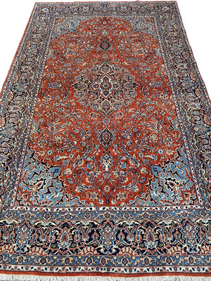Fine Hand-Knotted Persian Sarouq Carpet