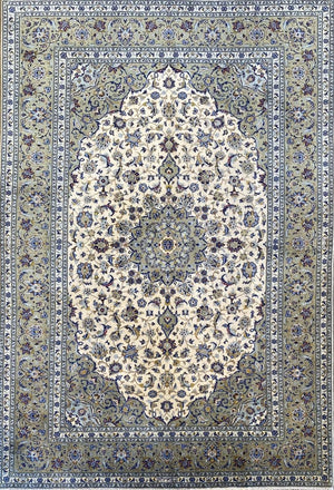 Fine Hand-Knotted Persian Kashan Carpet