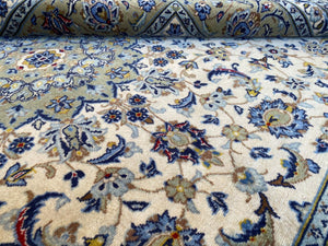 Fine Hand-Knotted Persian Kashan Carpet