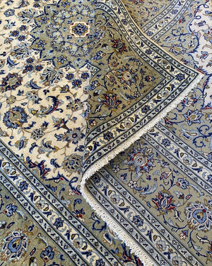 Fine Hand-Knotted Persian Kashan Carpet