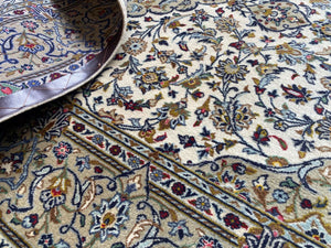 Fine Hand-Knotted Persian Kashan Carpet