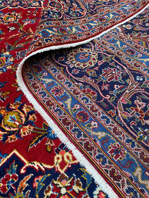 Fine Hand-knotted Persian Kashan Carpet