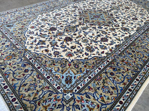 Fine Hand-Knotted Persian Kashan Carpet