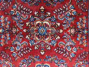 Fine Hand-Knotted Persian Sarouq Carpet