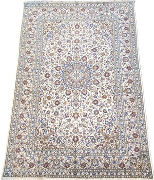 Fine Hand-Knotted Persian Kashan Carpet
