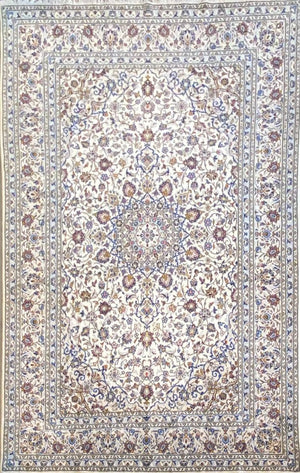 Fine Hand-Knotted Persian Kashan Carpet