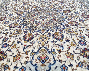 Fine Hand-Knotted Persian Kashan Carpet