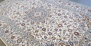 Fine Hand-Knotted Persian Kashan Carpet