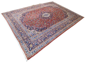 Fine Hand-Knotted Persian Kashan Carpet