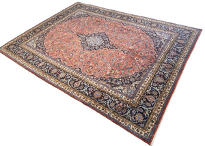 Fine Hand-Knotted Persian Kashan Carpet