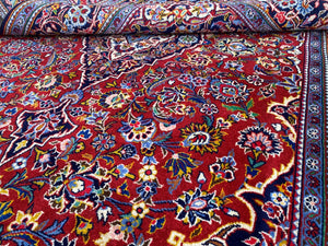 Fine Hand-Knotted Persian Kashan Carpet