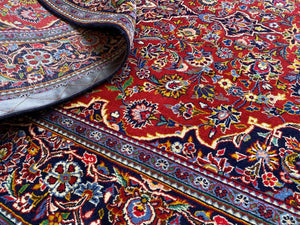Fine Hand-Knotted Persian Kashan Carpet