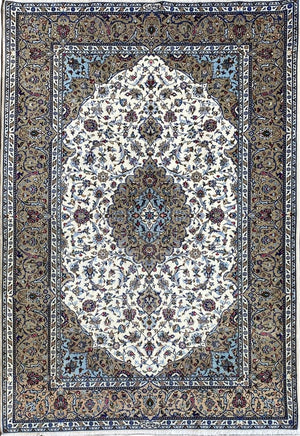 Fine Hand-Knotted Persian Kashan Carpet