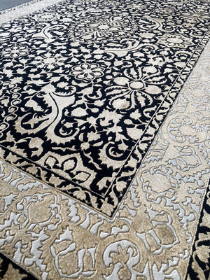 Traditional Hand-Woven Tabriz Design Carpet
