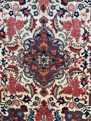 Fine Hand-Knotted Persian Bidjar Rug