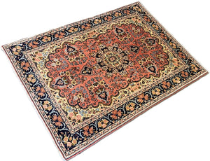 Fine Hand-Knotted Persian Bidjar Carpet