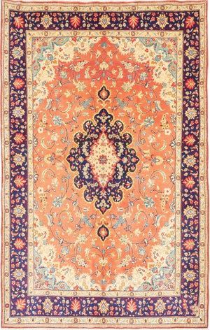 Fine Hand-Knotted Persian Kashan Carpet