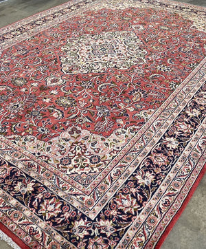 Fine Hand-Knotted Persian Bidjar Carpet