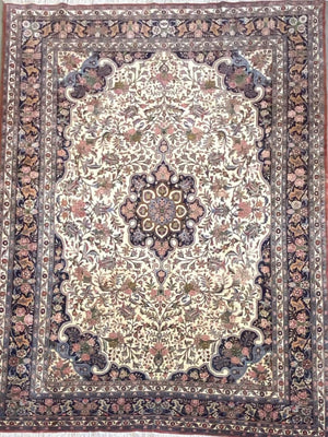 Fine Hand-Knotted Persian Bidjar Carpet
