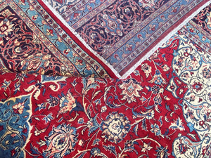 Fine Hand-Knotted Persian Sarouq Carpet